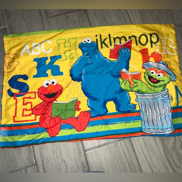 Sesame Street toddler bed set - Picture 4 of 6